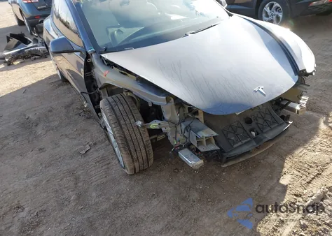2021 Tesla Model 3 Long Range Dual Motor All-Wheel Drive z USA, uszkodzony, nr VIN 5YJ3E1EB2MF936045
